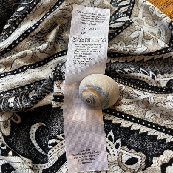 LASCANA for Venus Cold-shoulder Mini Dress Black Paisley XS - Picture 9 of 10